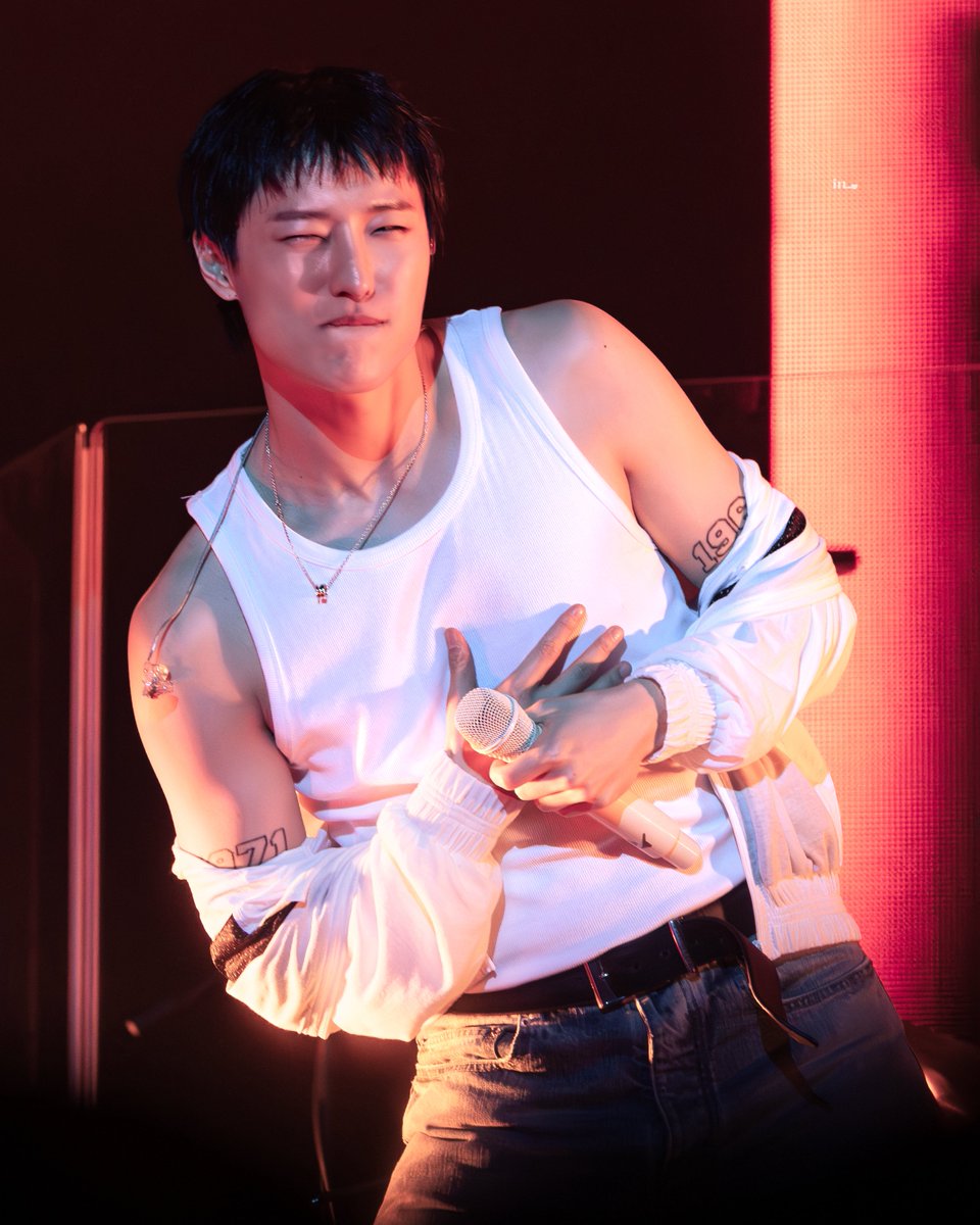 ɪɴ ʟᴏᴠᴇ tweet media