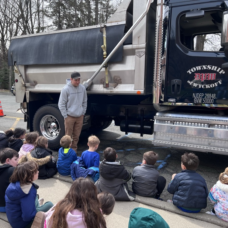 Coolidge School tweet media