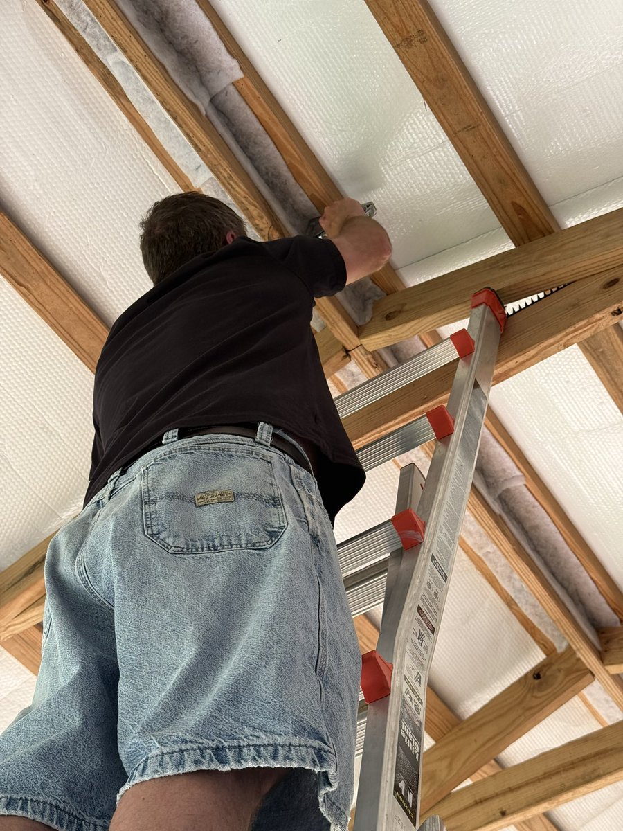 indietrucker tweet media