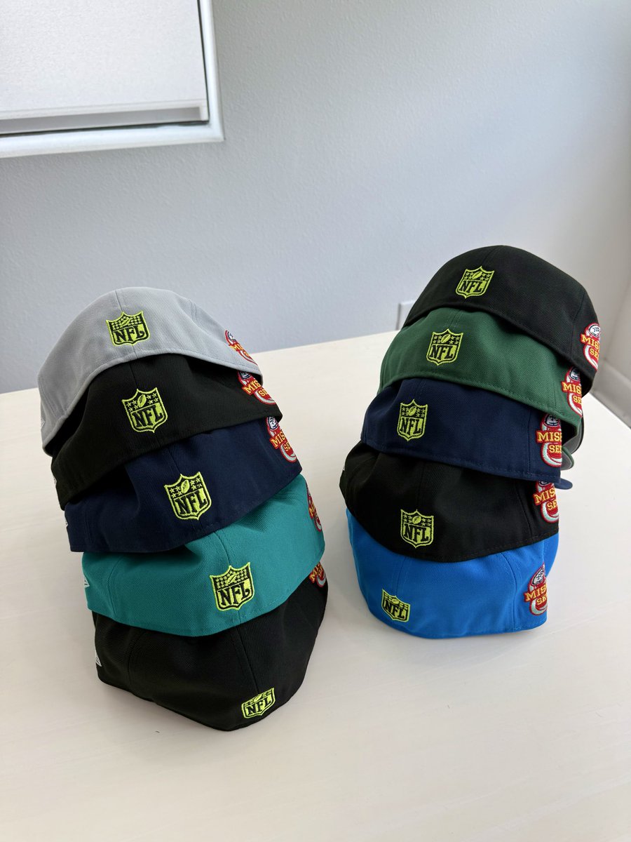 JustFreshKicks tweet media