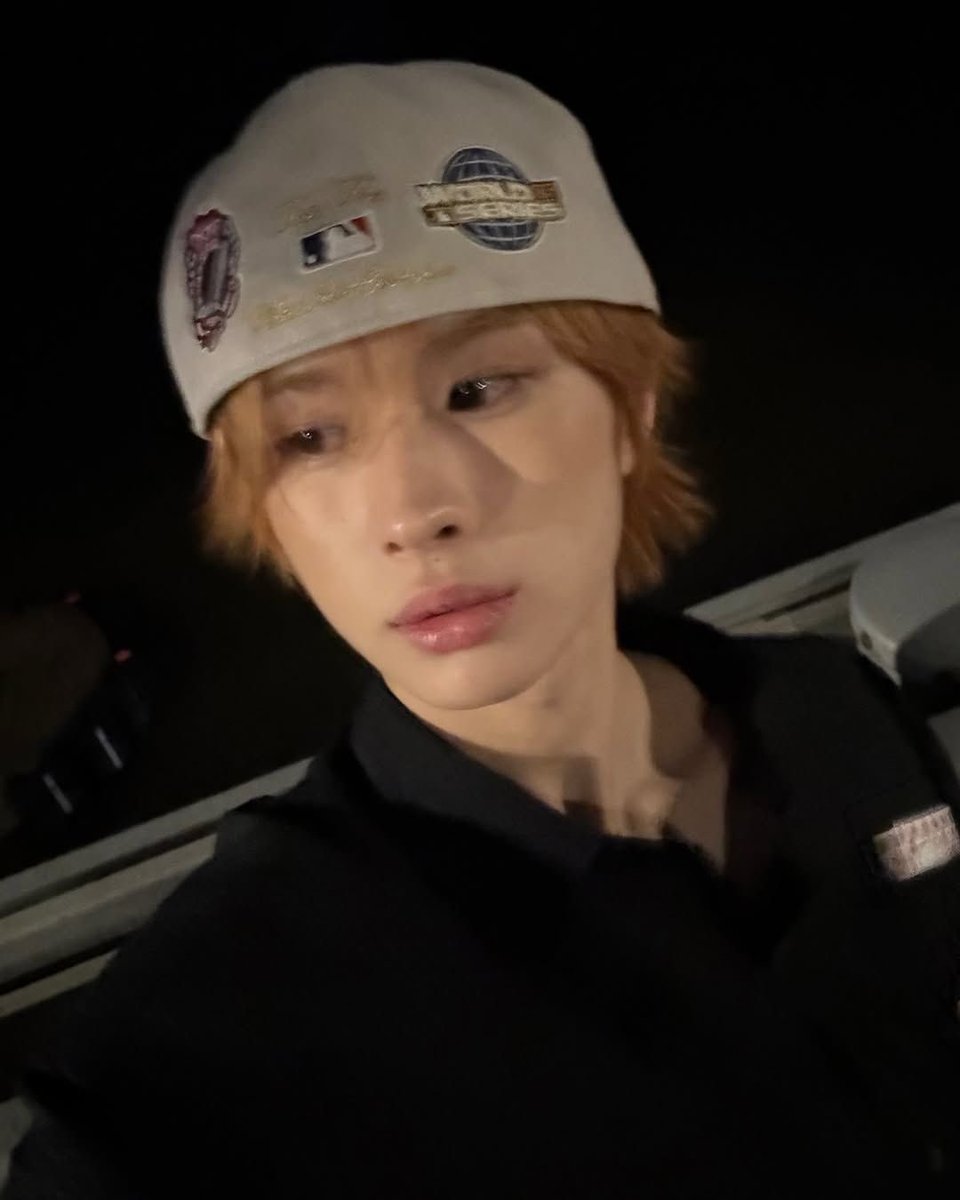 bumkiix's tweet image. same night, different angles

#SSD #42SD #SaiSelcaDay #셀카 #KYUNGMIN #경민 #투어스 #TWS @TWS_PLEDIS