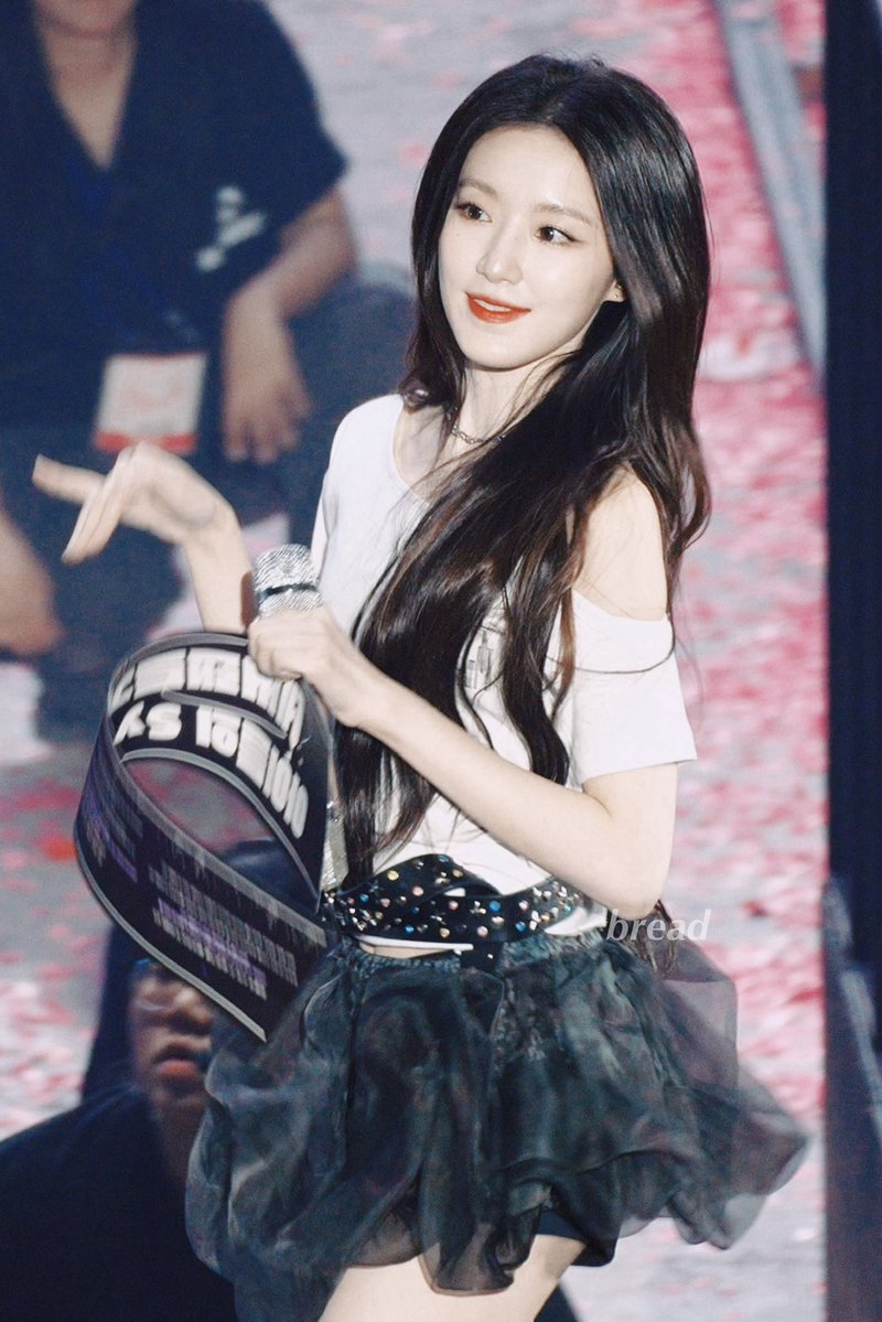 def_maze_ tweet media