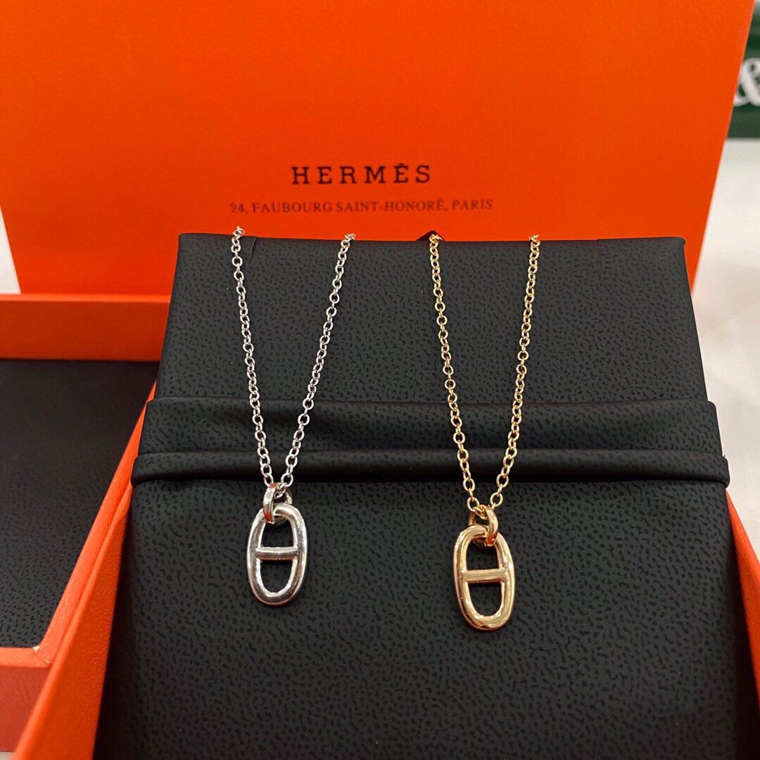 出售包包莆田鞋古驰香奈儿迪奥爱马仕LV路易威登芬迪博柏利巴宝莉香水鞋子眼镜皮带外套衣服项链皮带奢侈品 tweet media