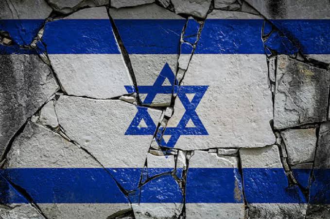 آمر،یکا به شدت بی وفاست و مهمترین متحدش در منطقه را مانند متحدان قبلی خود تنها خواهد گذاشت...(شاه، صدام و...) 
شکار و بلعیدن متحد بدبخت بیچاره بعد از بی پناه شدن زیبا و تماشاییست...