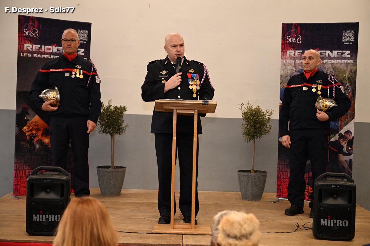 Sapeurs-Pompiers 77 tweet media