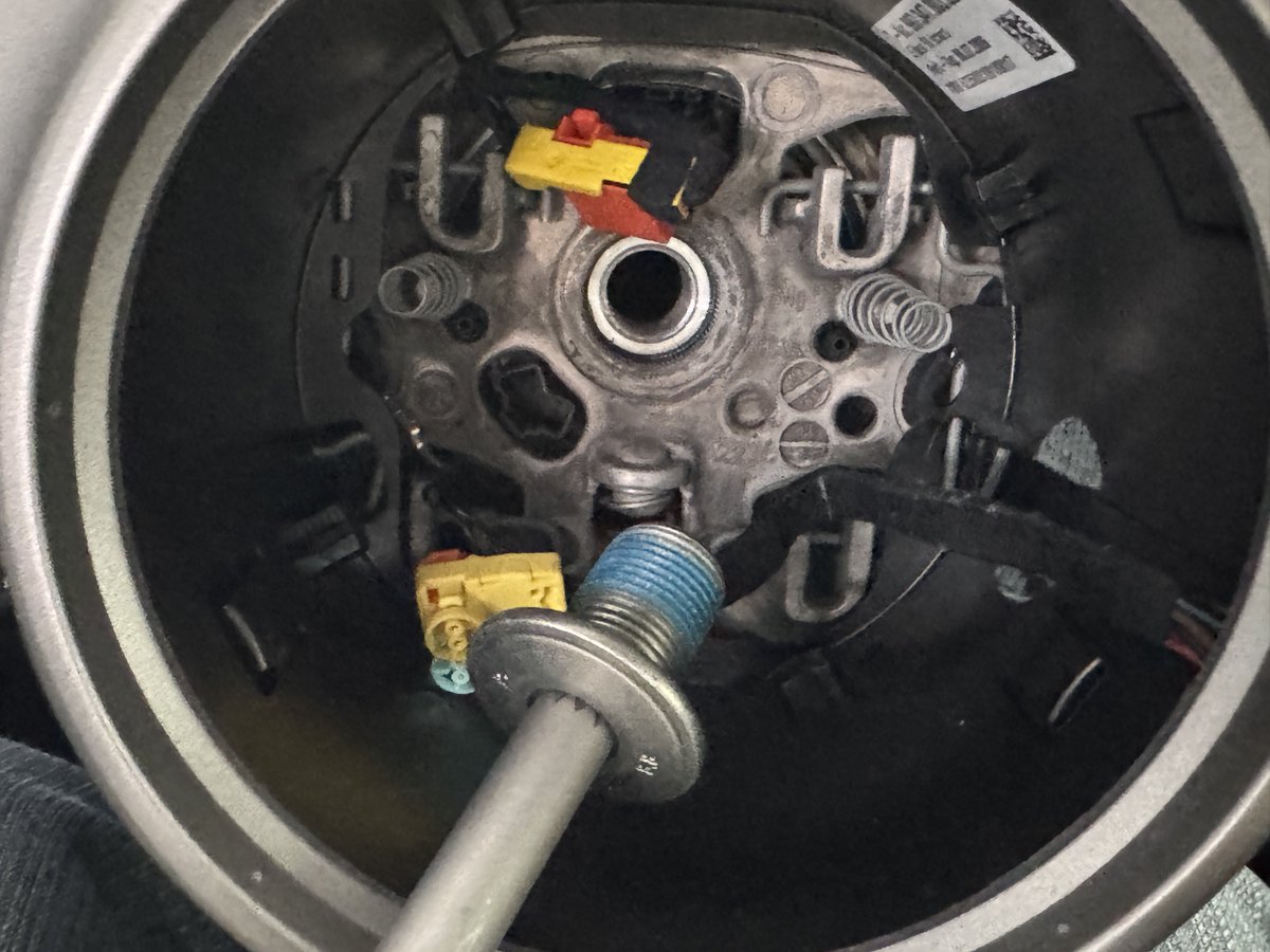 びゅーぽいんと / イラストレーター tweet media