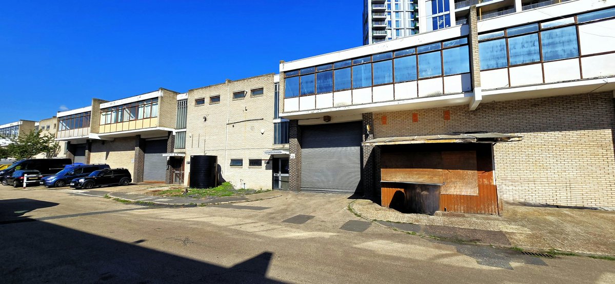 IndWarehausProp's tweet image. 🚨 To Let: 2 Adjacent Industrial Units - Abbey Wood SE2

Lyndean Industrial Estate
9,104 sq ft
£118,500 pax
Ideal for Storage &amp;amp; Distribution

Enquire Today

#Industrial #Warehouse #ToLet #AbbeyWood m.search-prop.com/unit-12-unit-1…