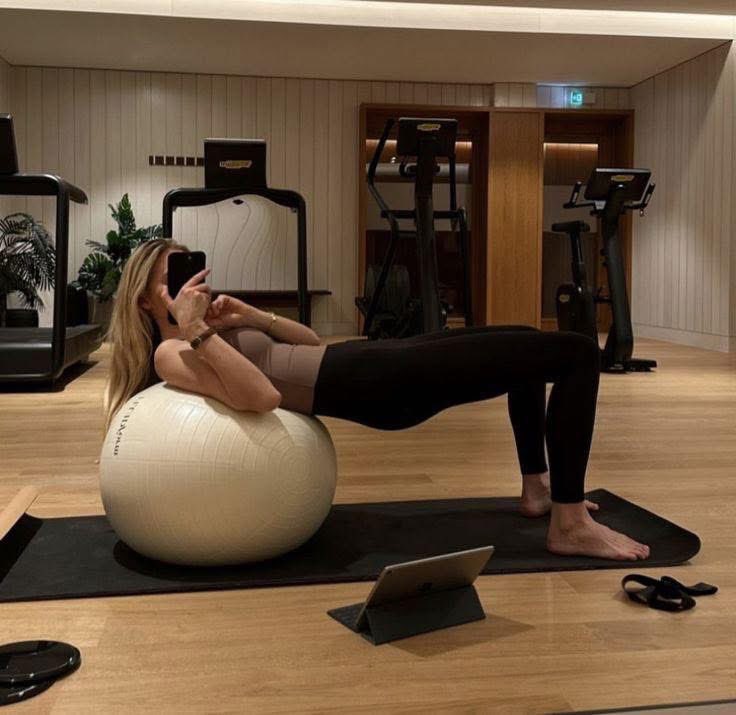 •☆• tweet media