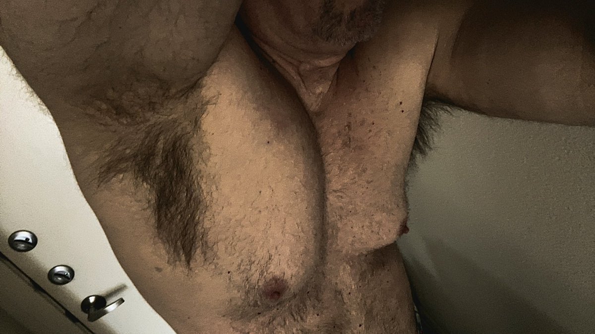 Hairy Happy Armpit tweet media