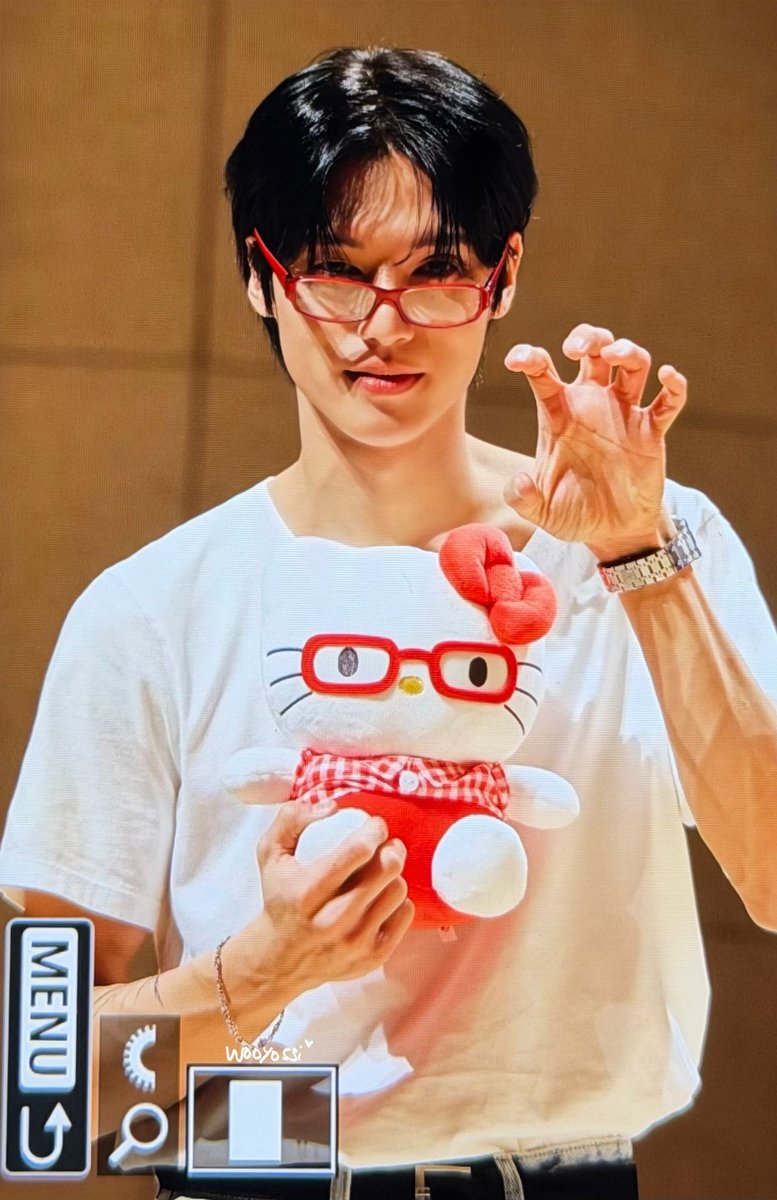 260401 헬로라이브 대면 pre
그냥 고양이 두 마리야 🐾❤️

#ATEEZ #에이티즈 #WOOYOUNG #우영