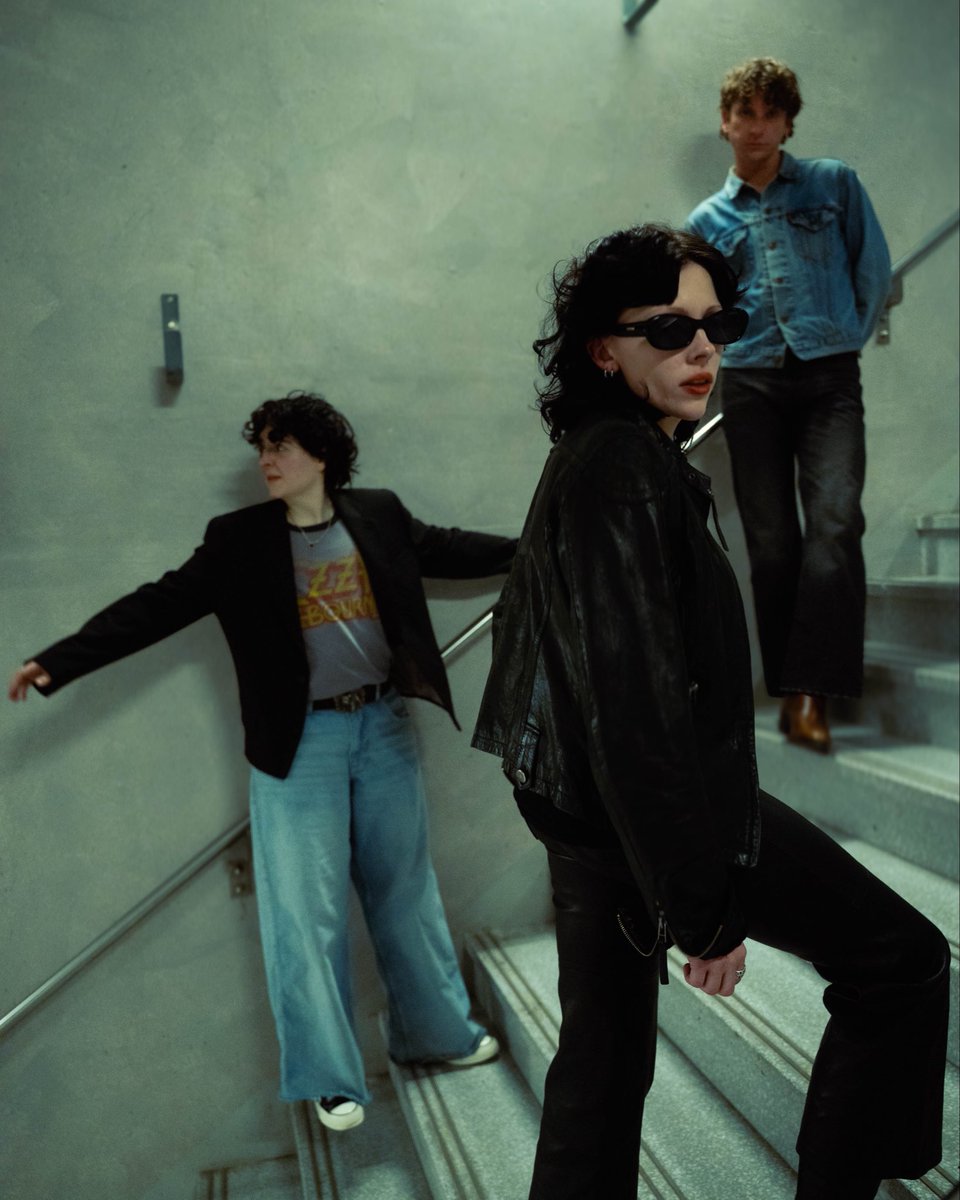 PALE WAVES tweet media