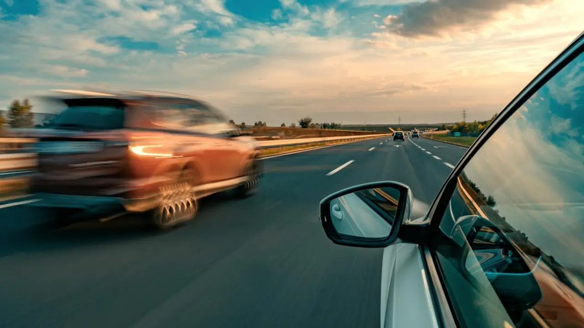 El Becario tweet media