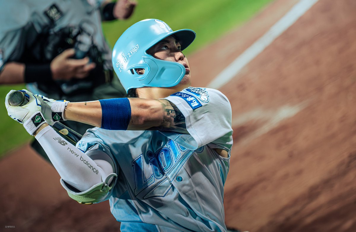 𝟑𝟐𝟒𝐩𝐫𝐱𝐬𝐬 tweet media