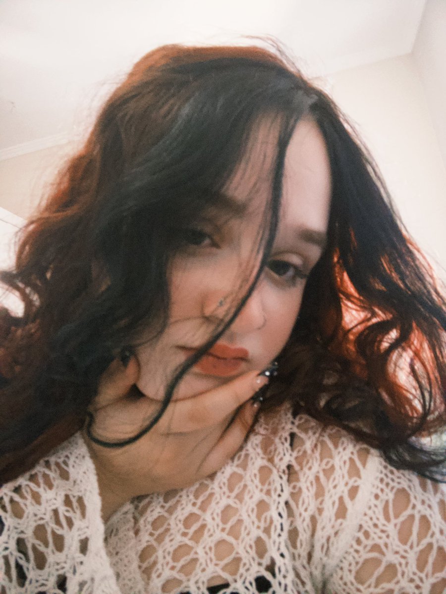 gabi 𝜗ৎ tweet media