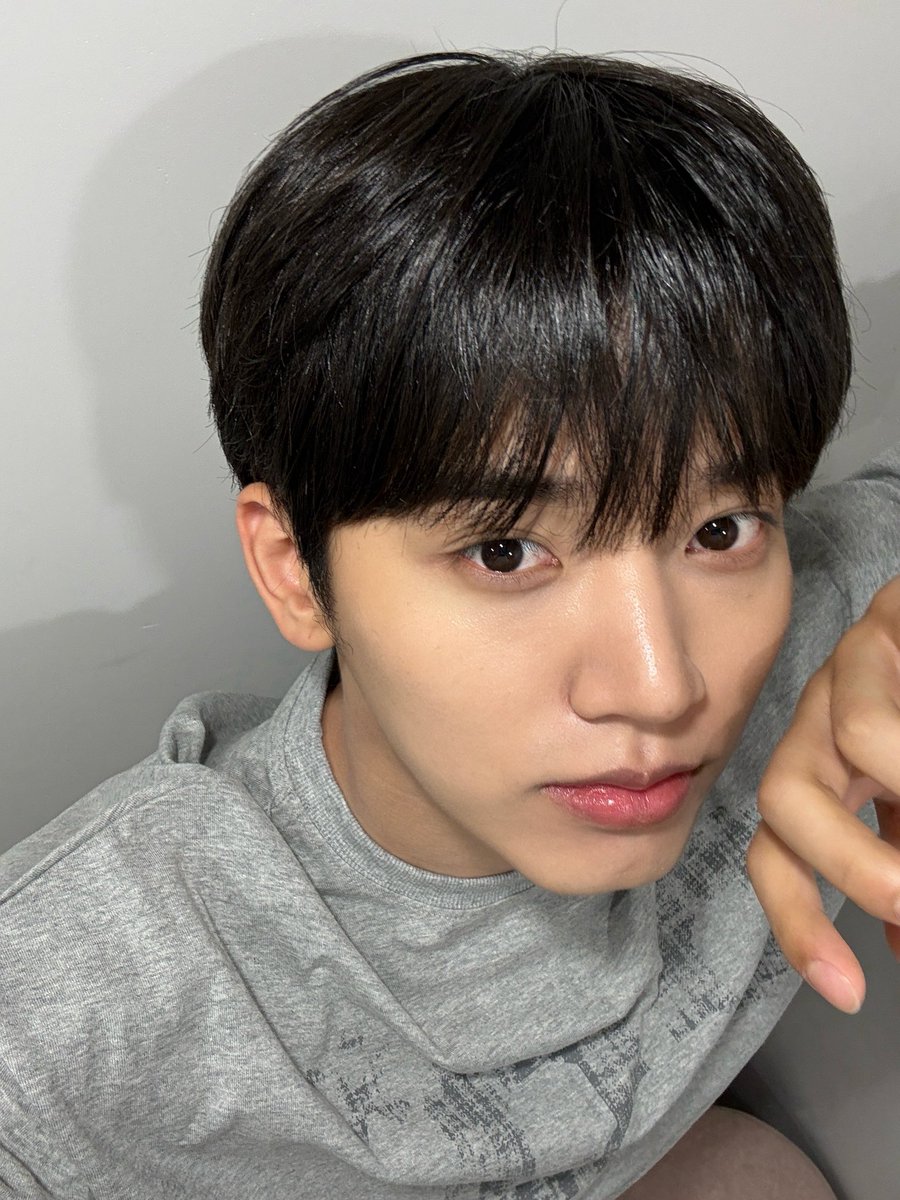OmegaX_members's tweet photo. [#OX]

내일보자 포애기~!

#OMEGA_X #오메가엑스
#혁 #HYUK https://t.co/YDsLcBL9Io