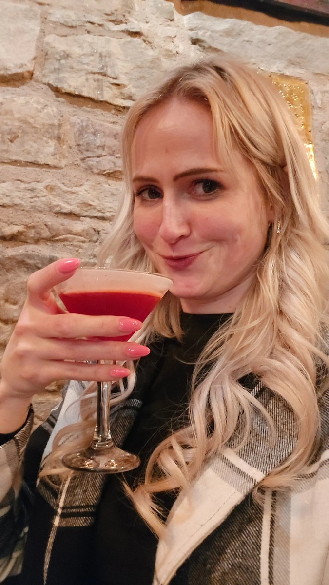 melmeliciousss tweet media