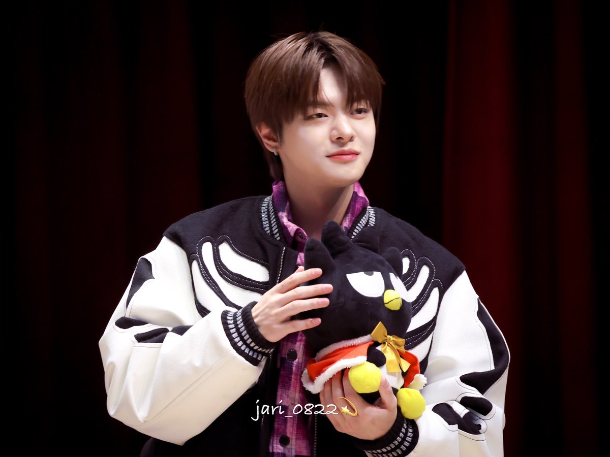 jari_0822's tweet photo. 펭귄대왕 생일축하드립니다 🐧👑

#리오 #이리오 #LEO #LEELEO 
#ALPHADRIVEONE 
#ALD1 
#알파드라이브원 https://t.co/pPXuz5YAbT