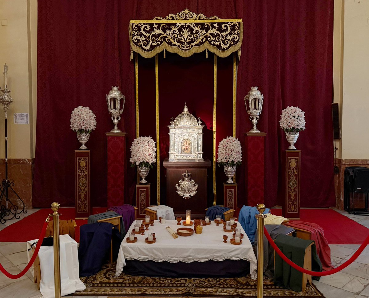 HermandadSJO's tweet photo. #NoticiaSJO | Altar efímero al Santísimo Sacramento para los Santos Oficios que se celebrarán en nuestra parroquia. https://t.co/21xyow7Gvk