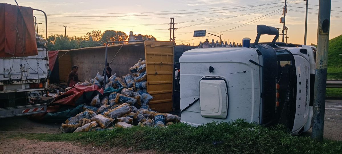 LT8 am830 tweet media