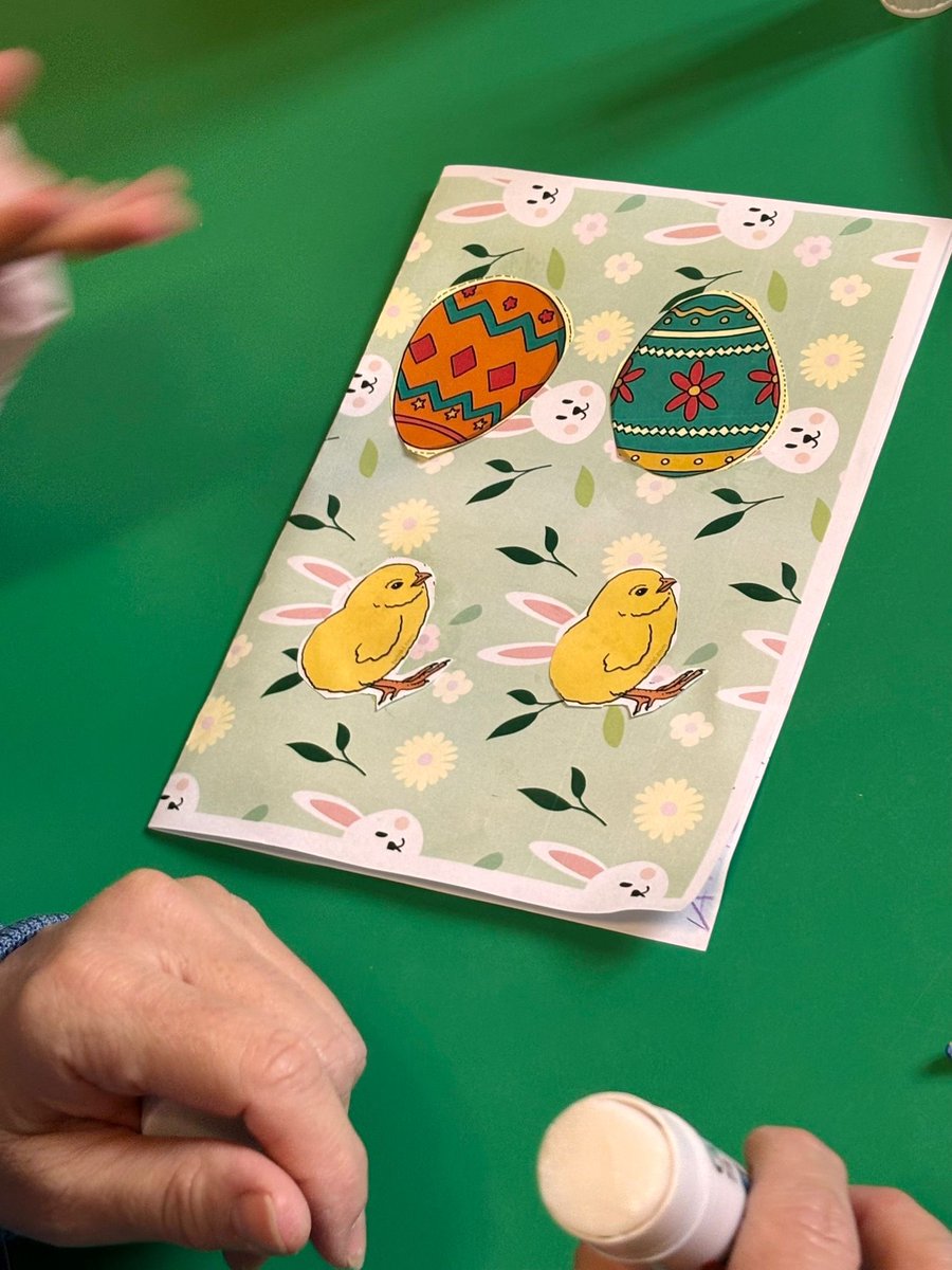CharltonLib's tweet photo. We enjoyed crafting at #CharltonLibrary yesterday, making Easter themed cards! 🎨🐣 For more crafts, join us on Tuesdays at 10.30-11.30am for #MessyMorning + Saturdays for #LibraryFunClub at 10.30-11.30am to make friends, borrow books + create! 📚 #LoveYourLibrary https://t.co/ntgK0bTqtW