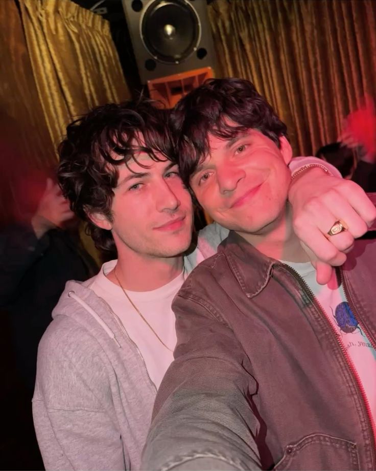 timidanarchy's tweet photo. Happy birthday to my soulmate. 

29 looks great on you. Here's to many more birthdays together. I love you. ❤️ https://t.co/lfFwgwdMvZ