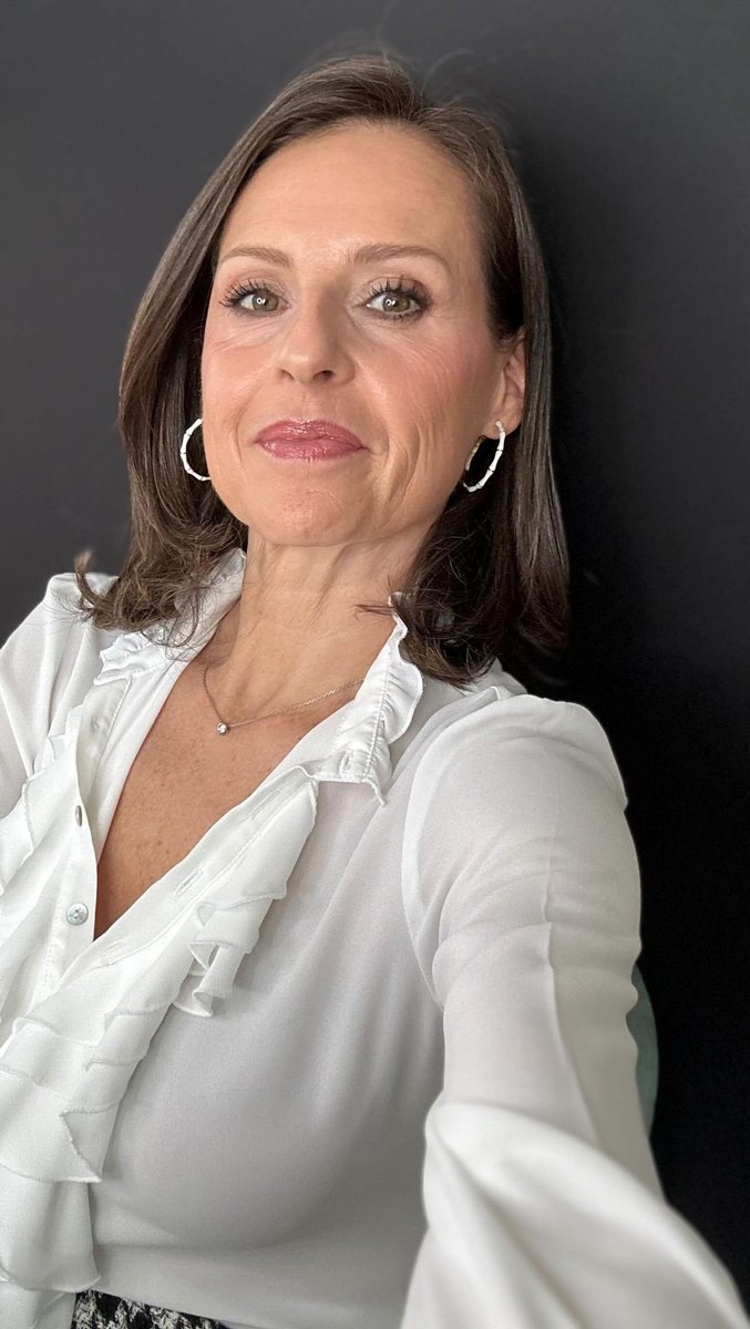 Emma tweet media