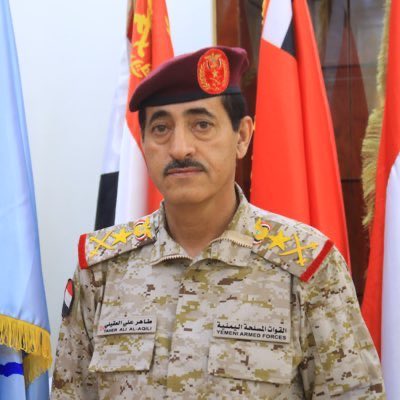 mst1230001's tweet photo. معالي وزير الدفاع الفريق الركن د. طاهر العقيلي @generalalaqili 
تحية طيبة وبعد ،،،

أتقدم إليكم بهذا المقترح لما فيه مصلحة القوات المسلحة، ومن أجل المساهمة في تحسين الجيش وتطوير الأداء، على النحو التالي:

1- إقالة كافة مديري الدوائر والهيئات الذين أمضوا أكثر من عامين في المنصب نفسه، وكذلك من ثبت عليه إهمال إداري او شبهة فساد مالي او إداري في عمله، حتى لو كان تعيينه م��ذ أشهر.

2- إقالة كافة قادة المناطق العسكرية ونوابهم وأركانهم، وكافة قادة الألوية العسكرية وأركانها، ومسؤولي شُعب #البشرية والماليين والتموين والإمداد في جميع المناطق والألوية العسكرية دون استثناء؛ فالأسباب يعرفها القاصي والداني ولا تحتاج إلى شرح.
3- إعادة التعيين في جميع الدوائر والهيئات والمناطق والألوية والشُعب على أساس الكفاءة والنزاهة، وبمعايير القانون العسكري المتعارف عليها، واستبعاد من فرضتهم الظروف أو الأحزاب أو #قيادات_المقاومة دون استحقاق.

4- إحالة من ثبت تورطهم في خصومات غير قانونية، أو إساءة استخدام المنصب، أو التعامل مع أفراد الجيش في الترقيات والتعيينات على أسس #حزبية أو #مناطقية، أو العبث #برواتب_الجيش ومستحقاته والدعم المقدم له، إلى النيابة العسكرية، مع إعلان ذلك ليكون عبرة لكل من تسول له نفسه.

إن طُبِّقت هذه المقترحات، وما ترونه أنتم من شأنه إصلاح الجيش، فسيسجلكم التاريخ في سجل القادة الخالدين الذين أنقذوا شعوبهم في أوقات حرجة وأزمات صعبة.

والله من وراء القصد، وهو الهادي إلى السبيل.

الصحفي / #مصطفى_القطيبي 
بتاريخ: 1 أبريل 2026م