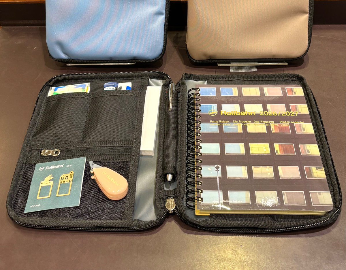 余白美を感じさせるシンプルなデザインとクリーンな質感が魅力の「スタンダードサプライ」に別注して作ったロルバーン専用の収納ケース。Lサイズのロルバーンと共にペンや付箋、小物類をまとめて持ち歩けるので鞄の中をすっきりと整頓できますよ◎
新年度に合わせて仕事道具を新調しましょう！