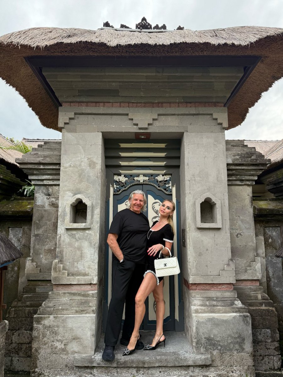 blueangy from Fortlaudere tweet media