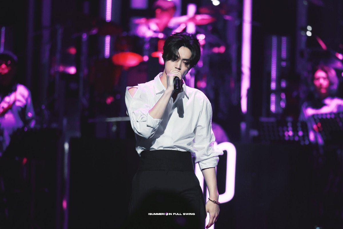 summerinfullswing tweet media