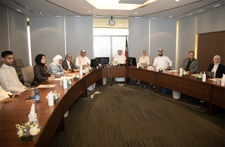 «الشؤون التعليمية» تعقد اجتماعاً موسعاً لمتابعة مستجدات مشروع توظيف أدوات الذكاء الاصطناعي في التعليم -ناقش آليات تنفيذ ورش الذكاء الاصطناعي والتوسع في التدريب عن بُعد -تدريب نحو 40 ألف معلم ضمن مشروع الذكاء الاصطناعي خلال عامين دراسيين -المشروع يُعزّز الابتكار ويُؤهل كوادر قادرة على مواكبة متطلبات المستقبل -بناء جيل واعٍ بتقنيات الذكاء الاصطناعي وقادر على توظيفها إيجابياً في مسيرته التعليمية 