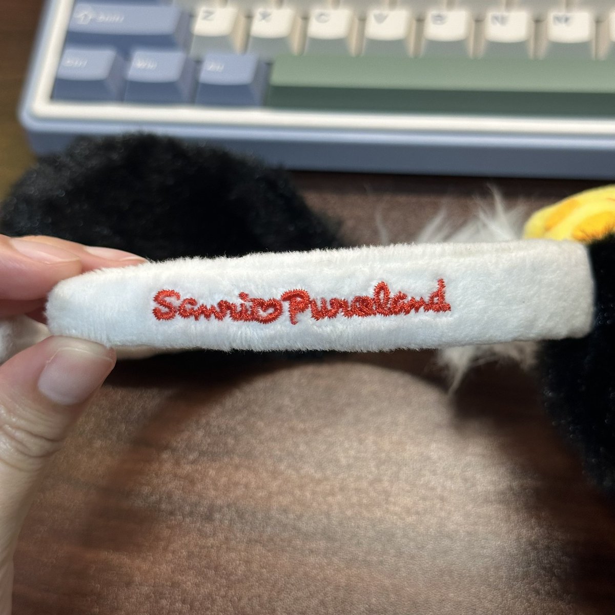 wts lfb ph #hoony8o8_sell

sanrio puroland pochacco headband
₱250 + sf

reply or dm to claim!
please read pinned tweet before buying 🍀