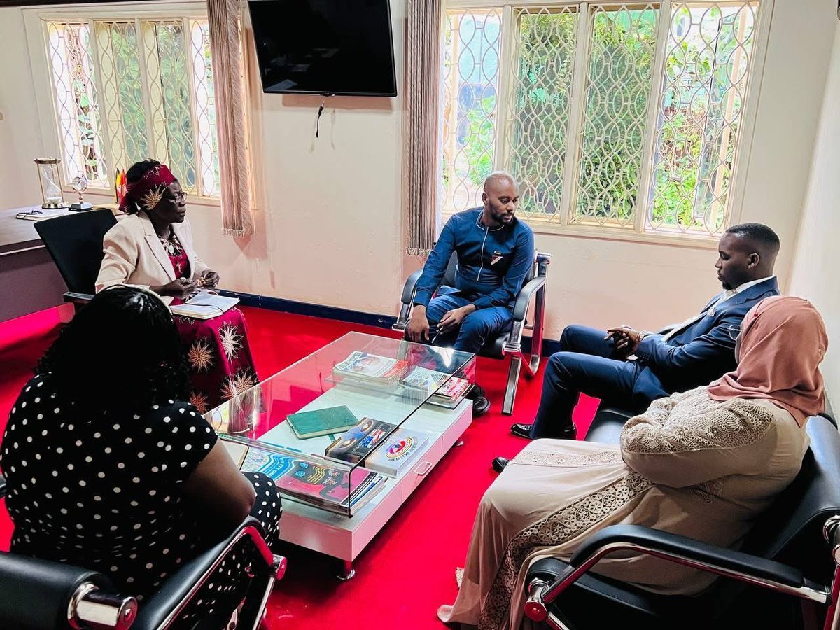 Lina Zedriga Waru tweet media