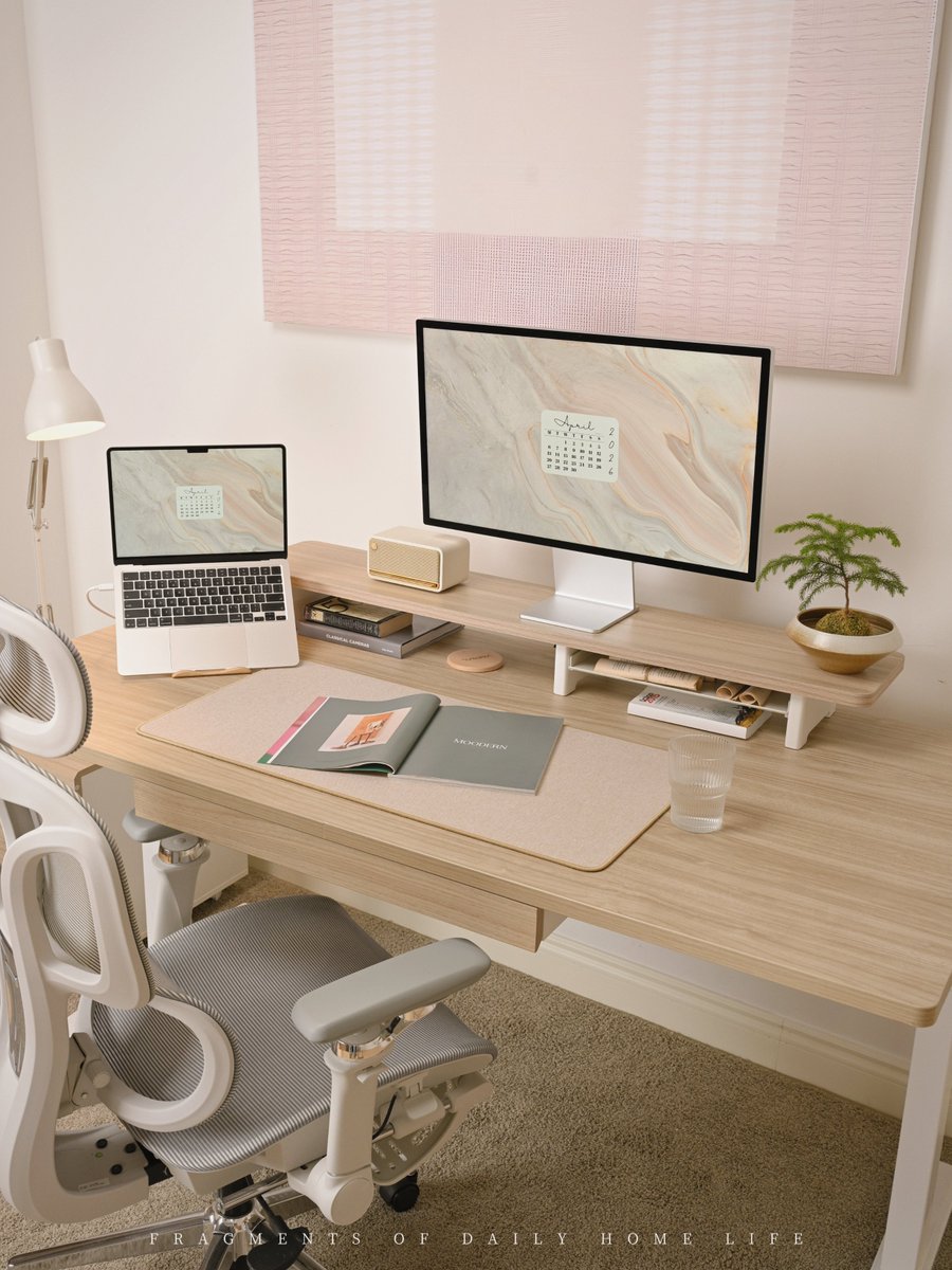 VernalSpace's tweet photo. Hi, April💛
#vernal #standingdesk #wfh #homeoffice #Spring2026 https://t.co/qg9wV5osHK