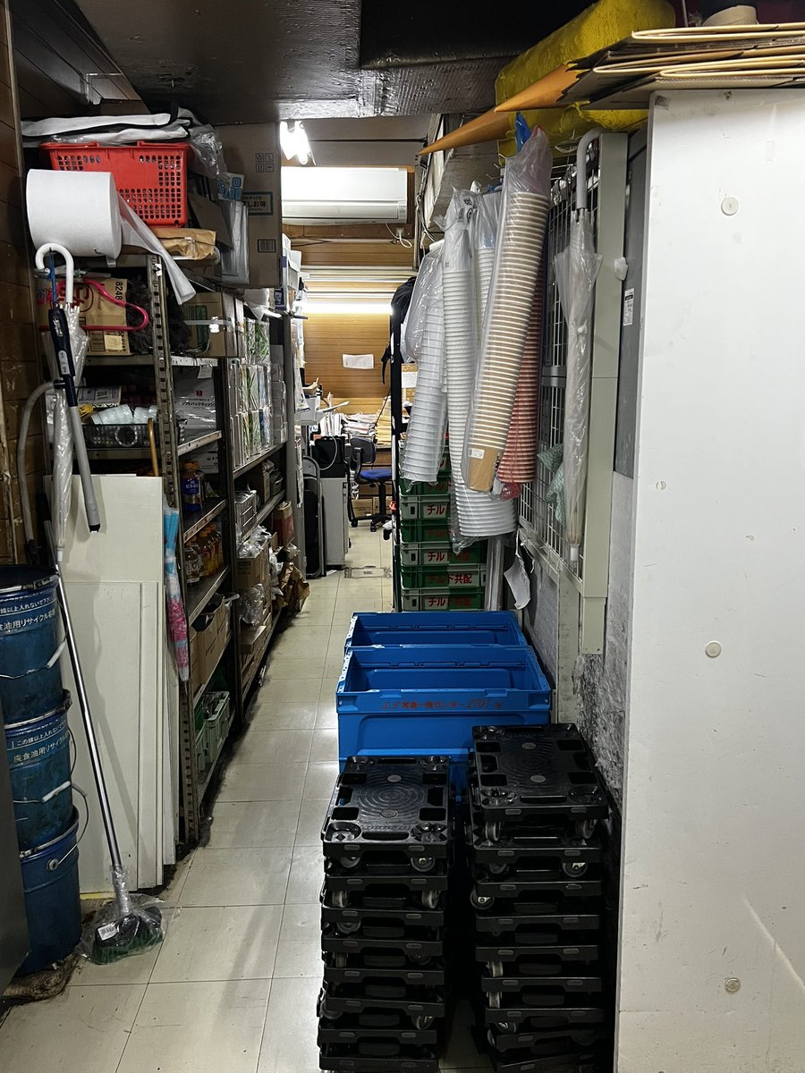 SimoRen_1979's tweet photo. こないだ要望があったので、
汚いですけど事務所です💡

オールドセブンって感じですよね🤣

@Nichiti_Mania 
@Kincyan17 
いかがでしょうか？ https://t.co/ElWW1SmT7s