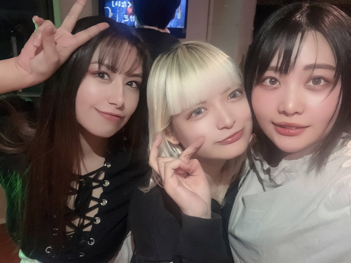 LUIZA💋midory🐰 tweet media