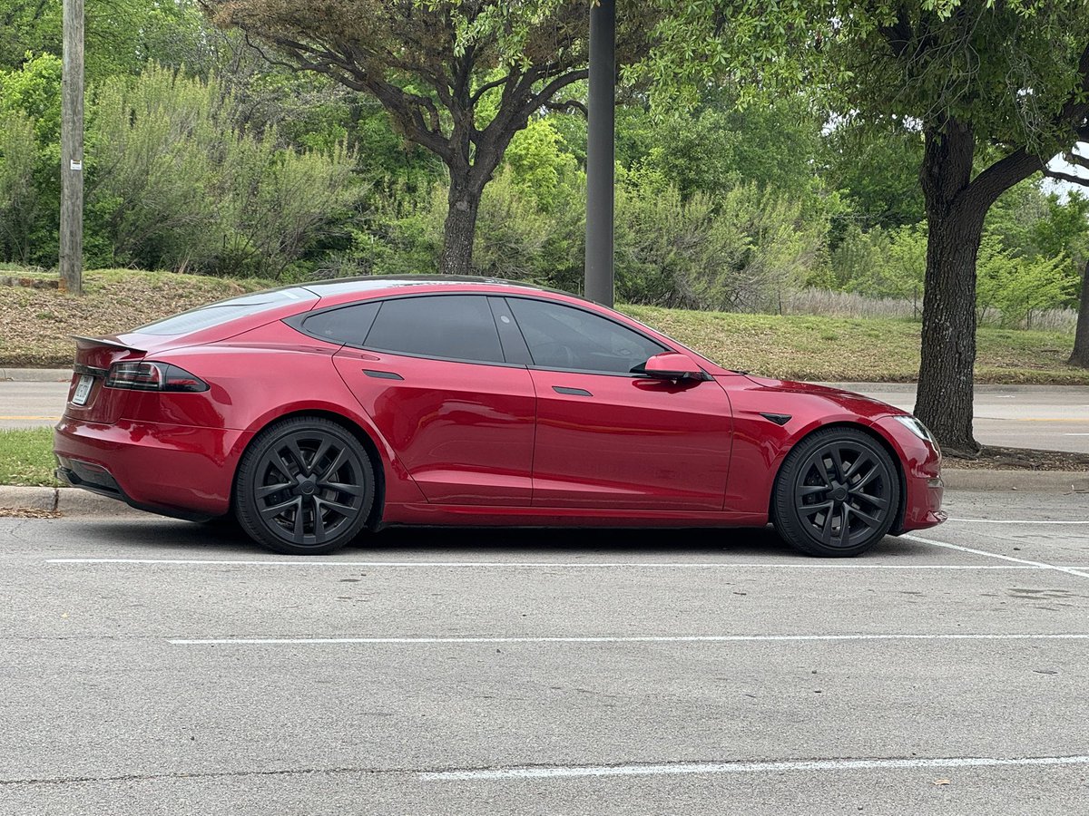 <a href="/elonmusk/">Elon Musk</a> <a href="/niccruzpatane/">Nic Cruz Patane</a> Love my S. Will keep it as long as I can