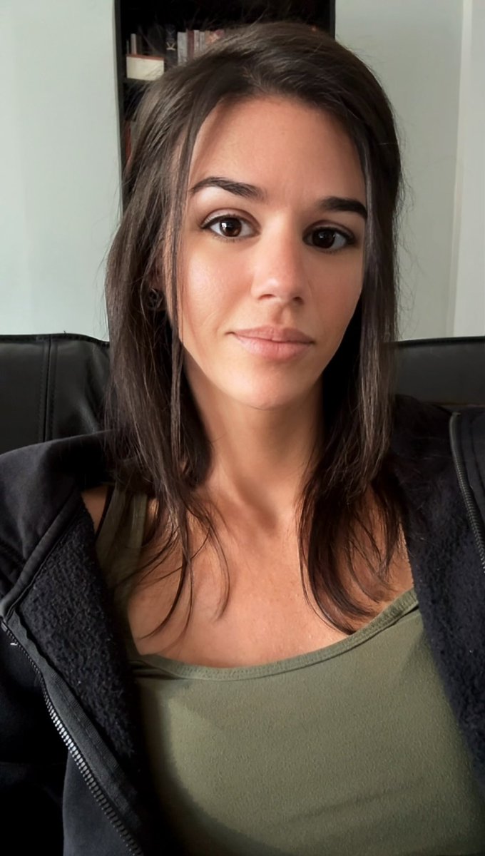 Sarah Sizzle tweet media