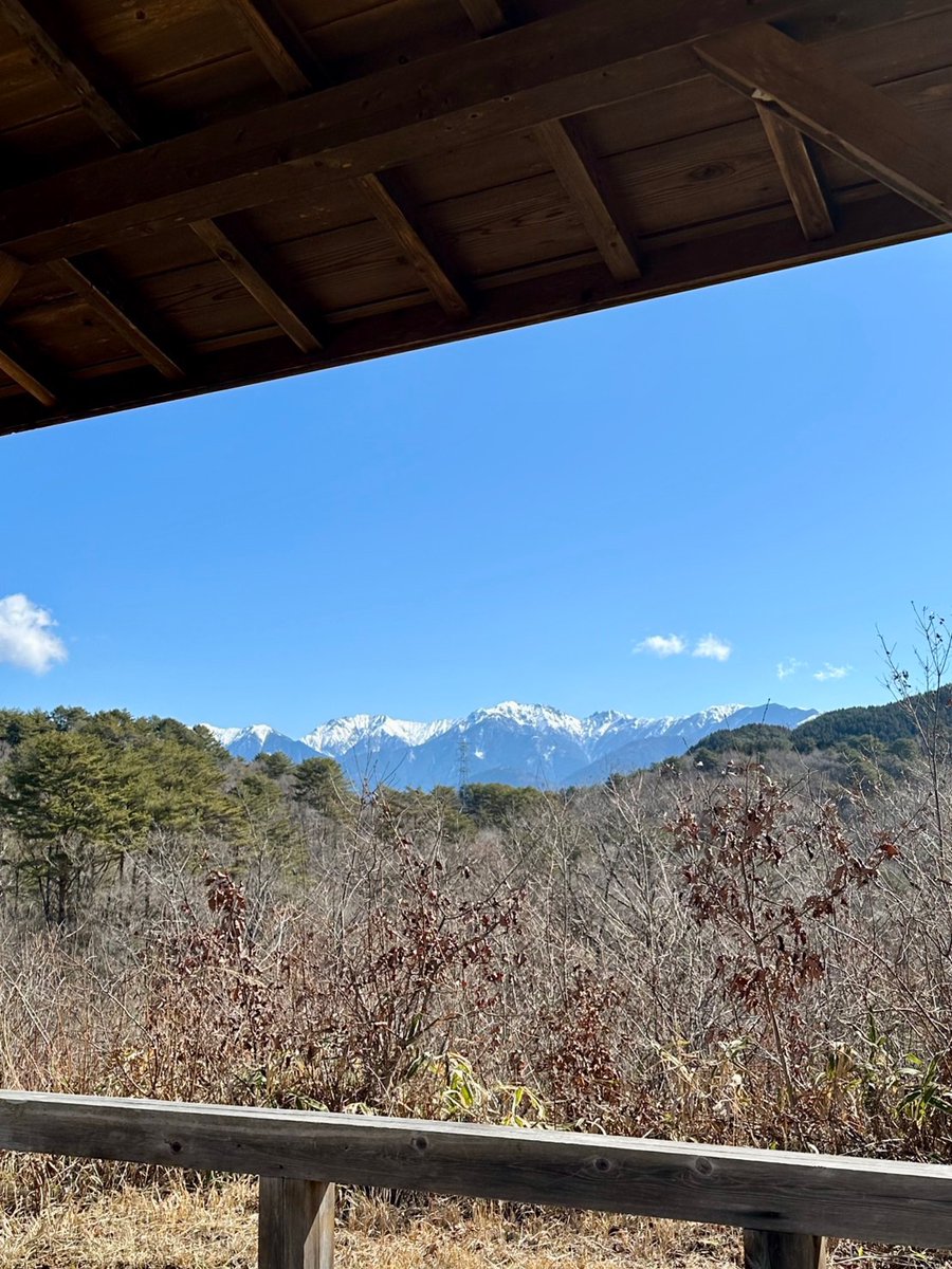 大桑村内キャンプ場の営業について①

まもなく村内のキャンプ場がオープンします！

【のぞきど森林公園キャンプ場】
営業日程：令和8年4/11(土)～11/22(土)宿泊まで。

綺麗に整備されたサイトやケビンで、思い思いの時間をお過ごしください。
ご予約はなっぷから↓
nap-camp.com/nagano/12322