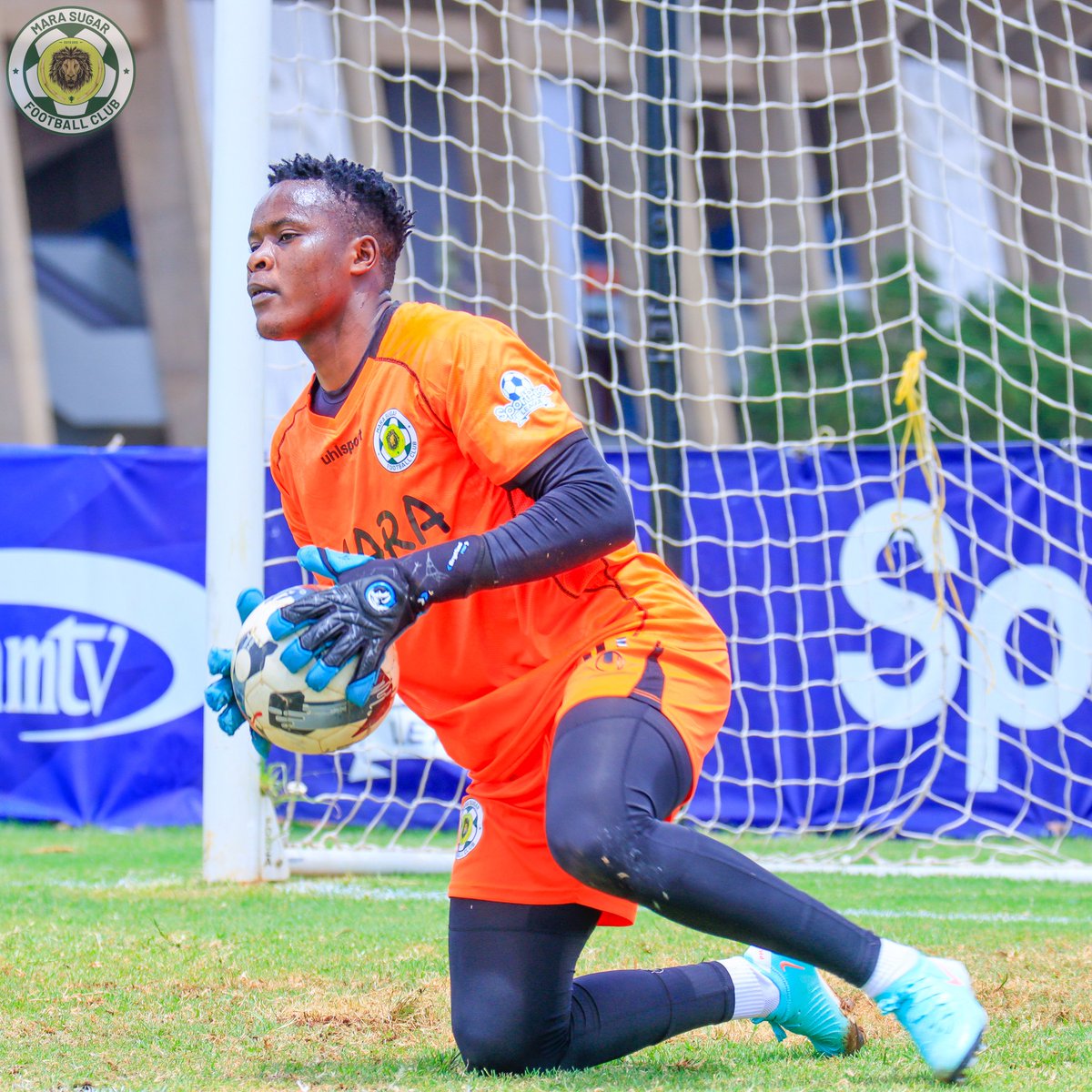 Sharpening the edges before kick-off.

#MaraSugar✊