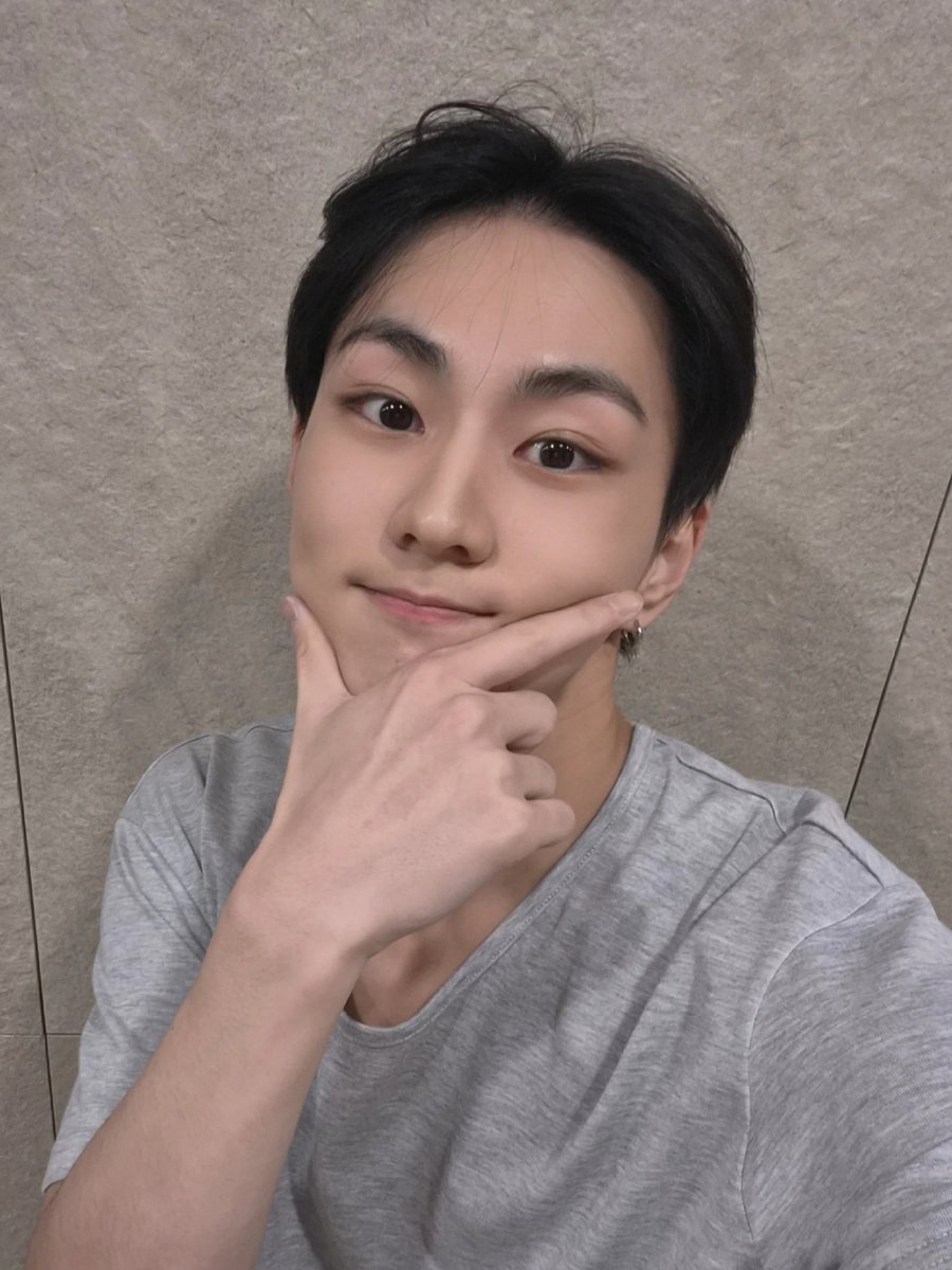 nif 𝜗᭪ tweet media