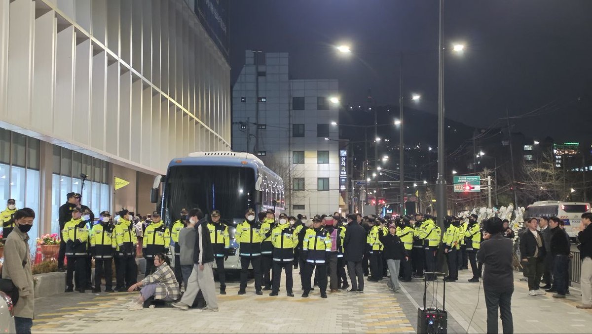 김아누 tweet media