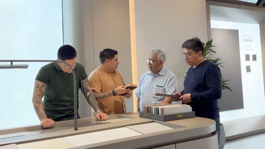 xinchuang_mater's tweet photo. 🌍 Overseas clients visiting our showroom!🤝
Hands-on discussion about premium EB SINAI films &amp; panels.✨🏭
https://t.co/Aow3nFJ3NN
#EBSINAI #EBTechnology #GlobalBusiness #OverseasPartners https://t.co/75wuk85Ab7