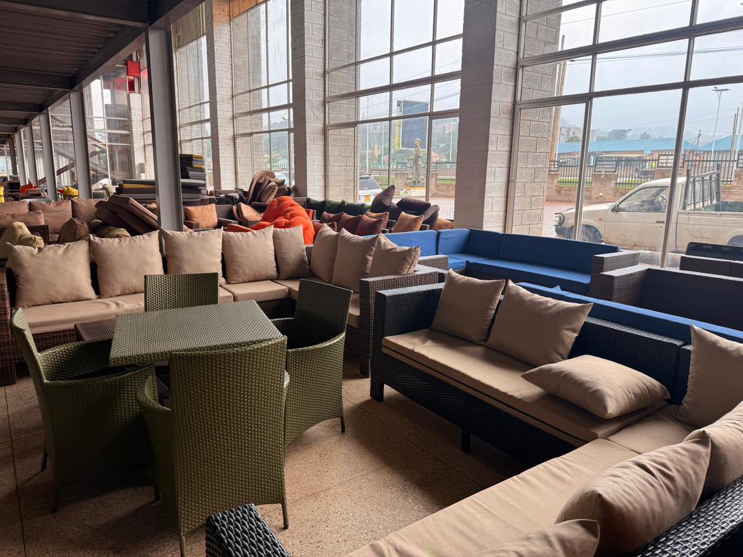 HarryCakesUg's tweet image. Nothing beats handmade 
At Kigo Carpentry Village, skilled craftsmen are turning wood into art I mean look at these interior pieces! Everyone would love to have in their homes 
#GoldenPosts 
#Woodcraft #KCCA #SupportLocalUG