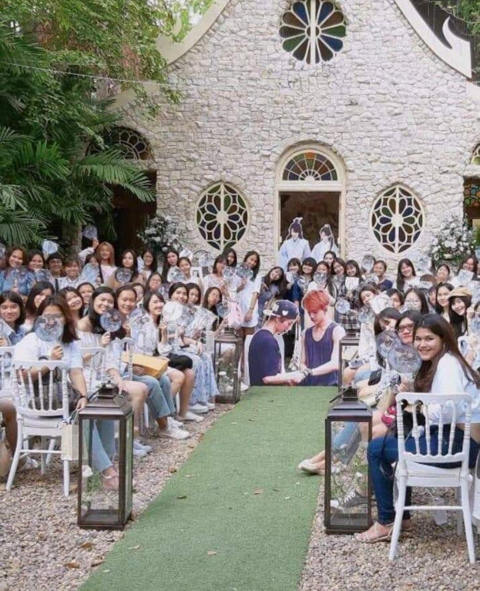 🍷🗯 tweet media