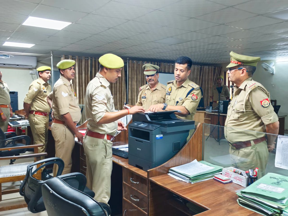 MAHOBA POLICE tweet media