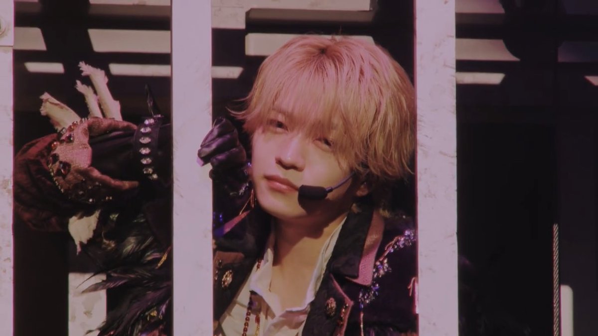 西畑大吾 顔 tweet media