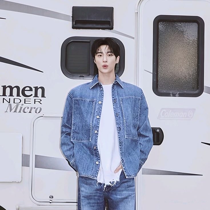 T. 👻🤴 tweet media