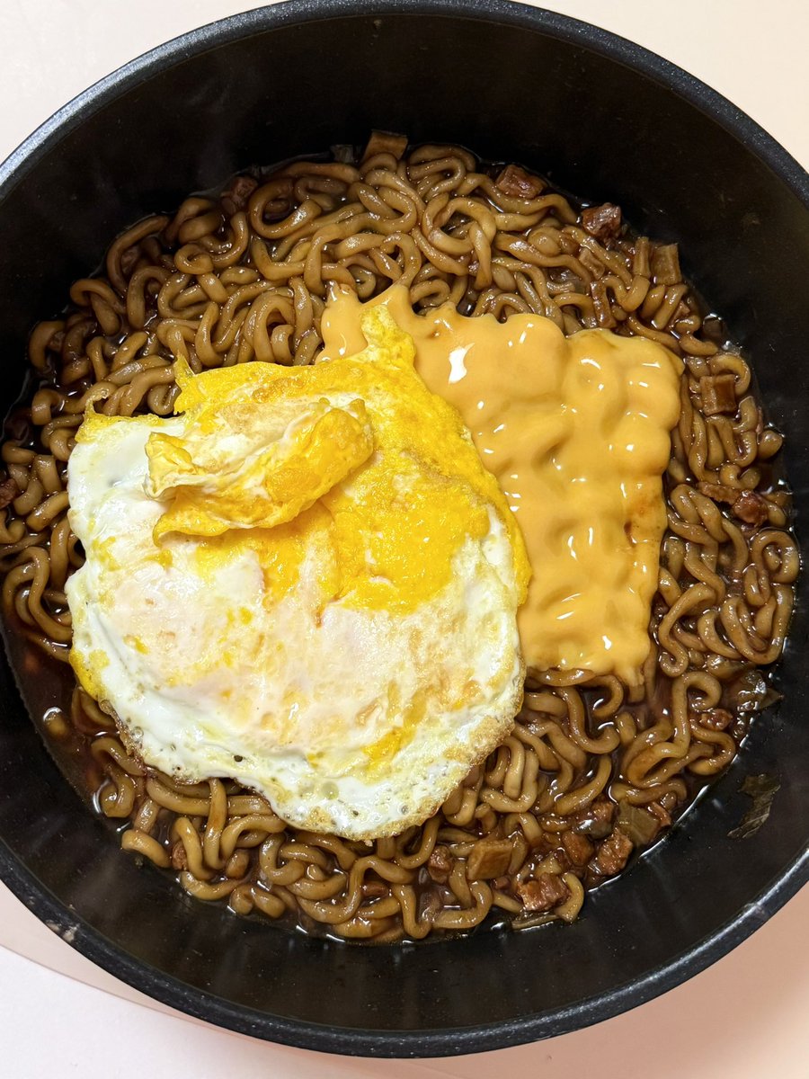 n ྀི tweet media