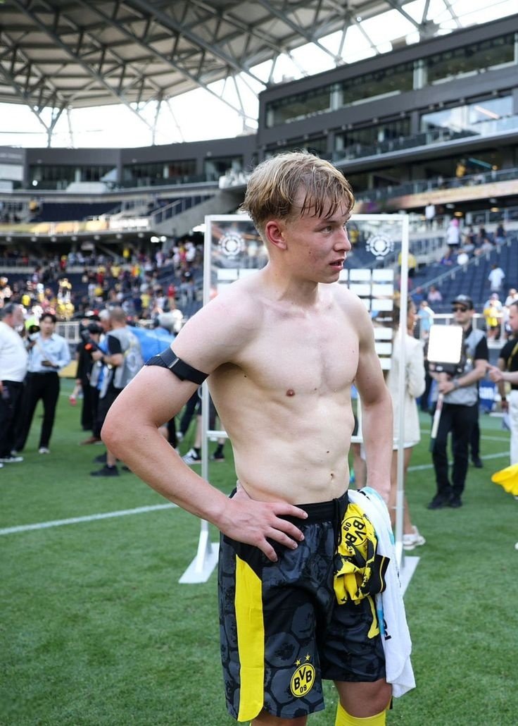 gostosos no futebol tweet media